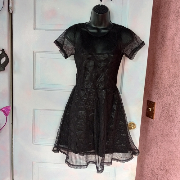😵Fishnet overlay iron fist babydoll style "Skullz Club Mini Dress" ☠ Gothic nwt - Picture 11 of 16